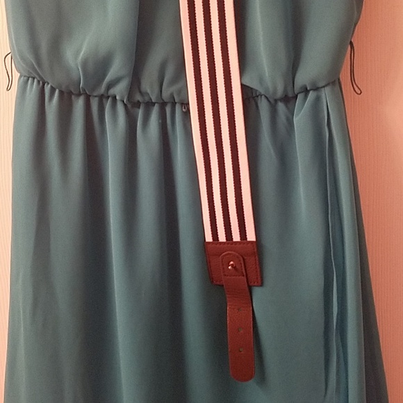 Sleeveless teal dress with belt - Picture 5 of 5